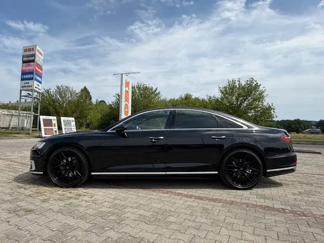 Audi A8 2019 photo 2