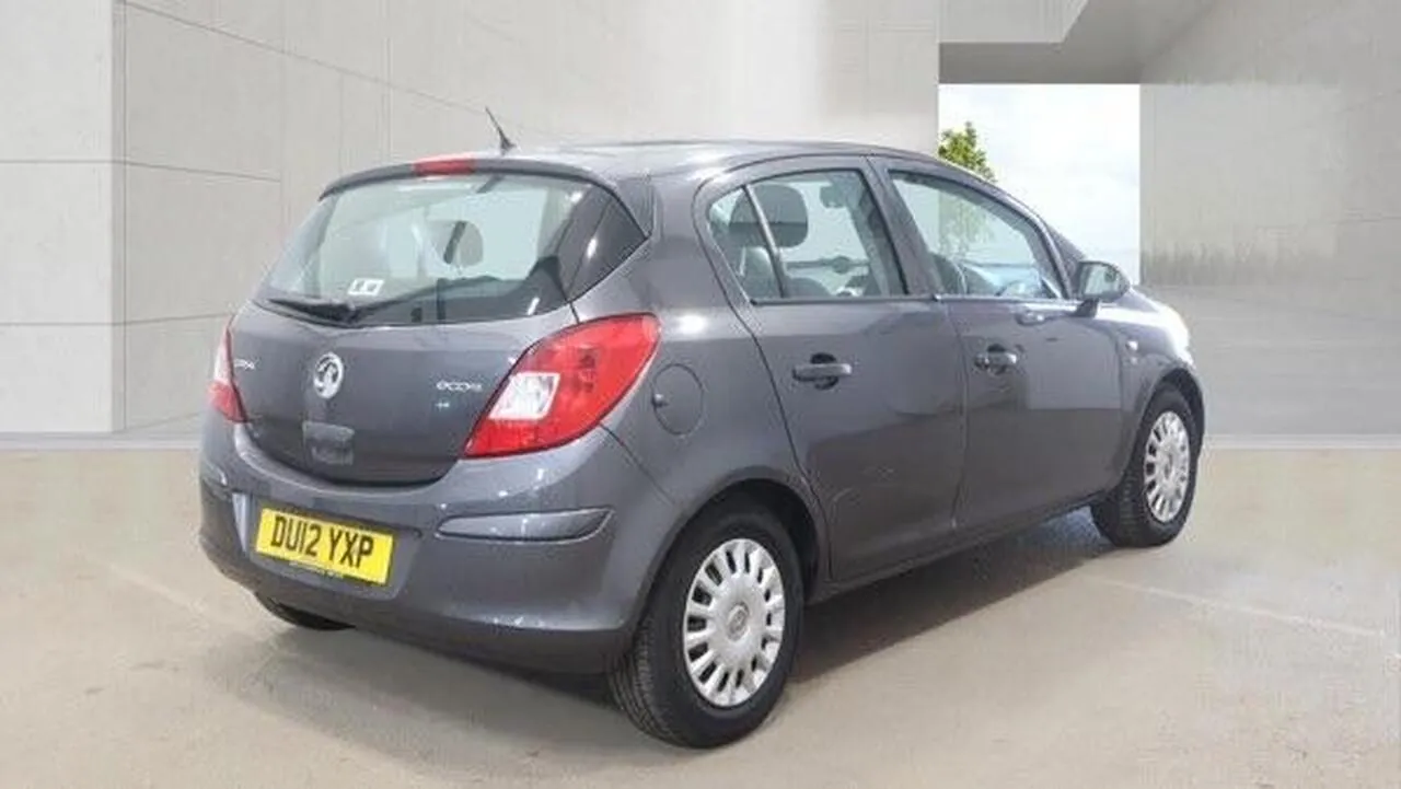 Vauxhall Corsa 2012 photo 2