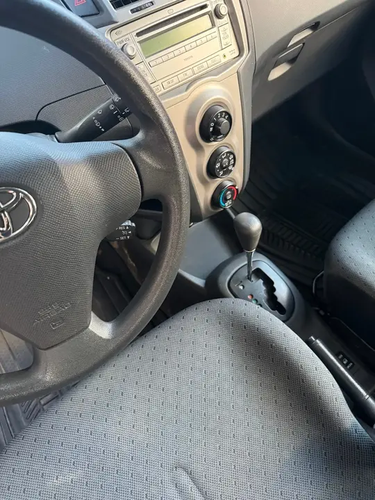 Toyota Yaris 2010 photo 3