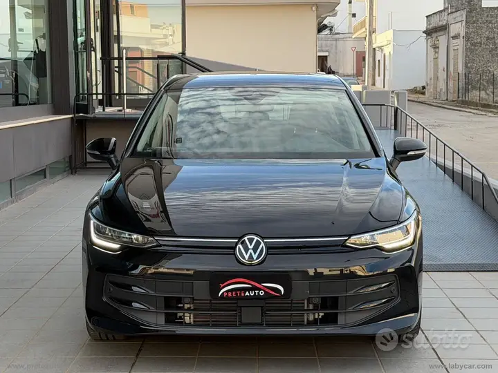Volkswagen Golf 2025 photo 2