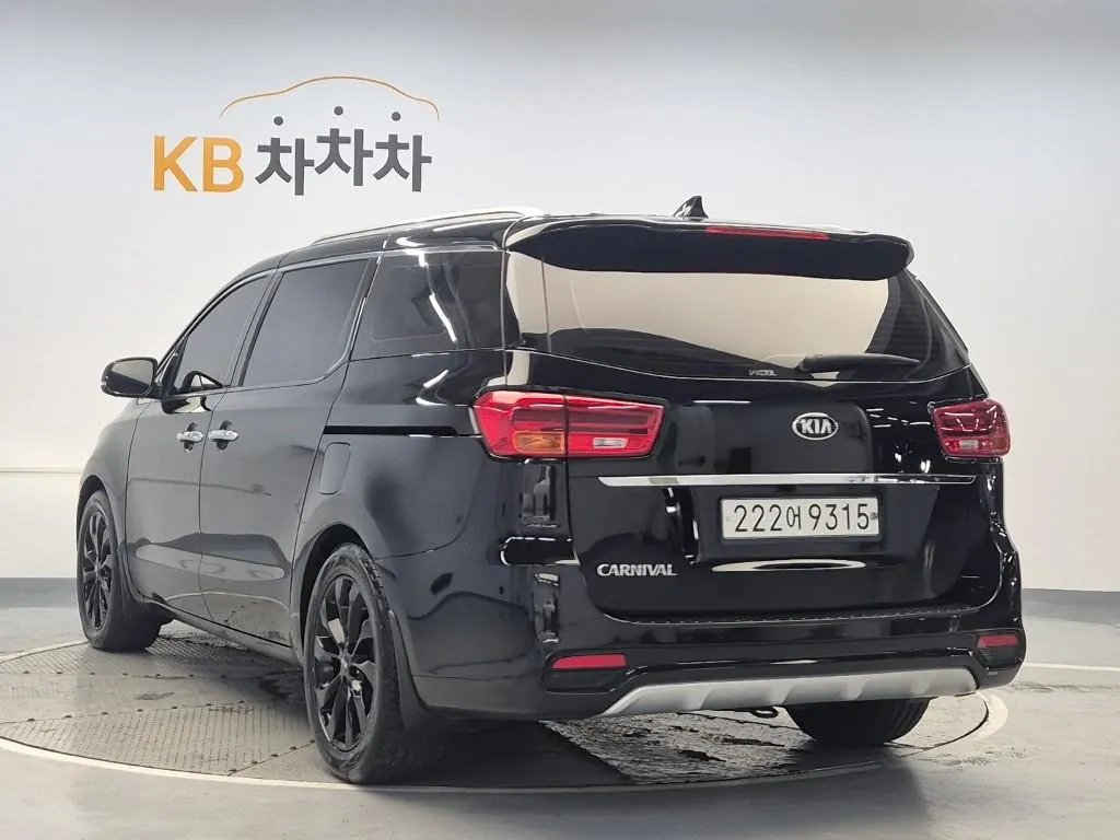 Kia Carnival 2019 photo 2
