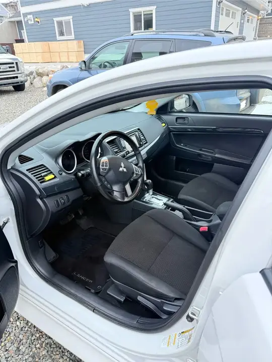 Mitsubishi Lancer 2017 photo 2
