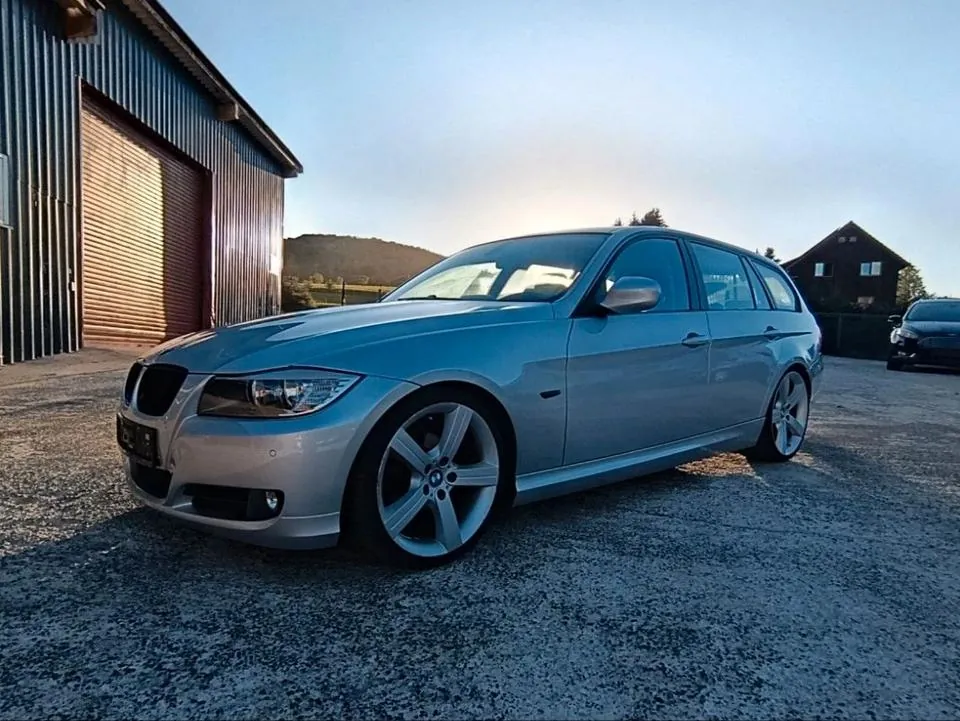 BMW 318I