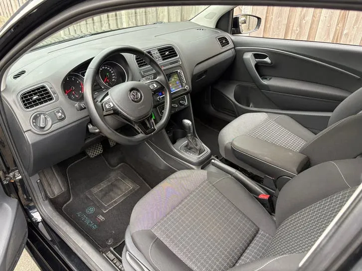 Volkswagen Polo 2015 photo 3