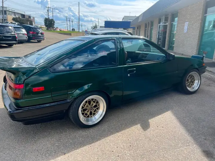 Toyota Corolla 1986 photo 2