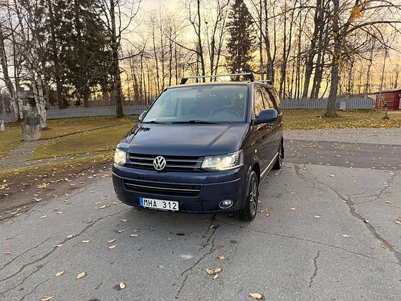 Volkswagen Multivan 2012 photo 2