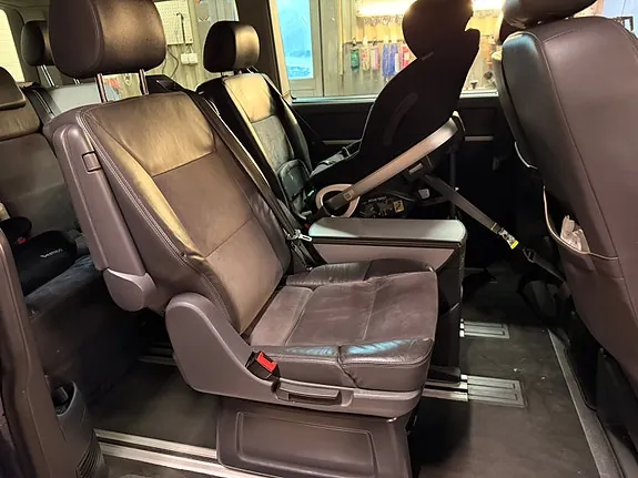 Volkswagen Multivan 2012 photo 5