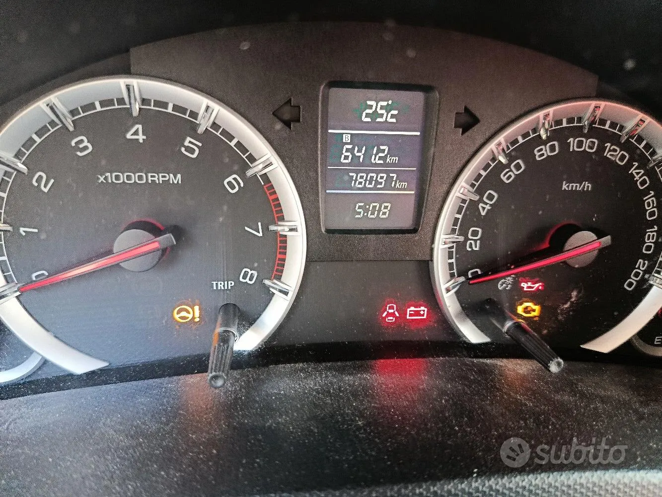 Suzuki Swift 2010 photo 4