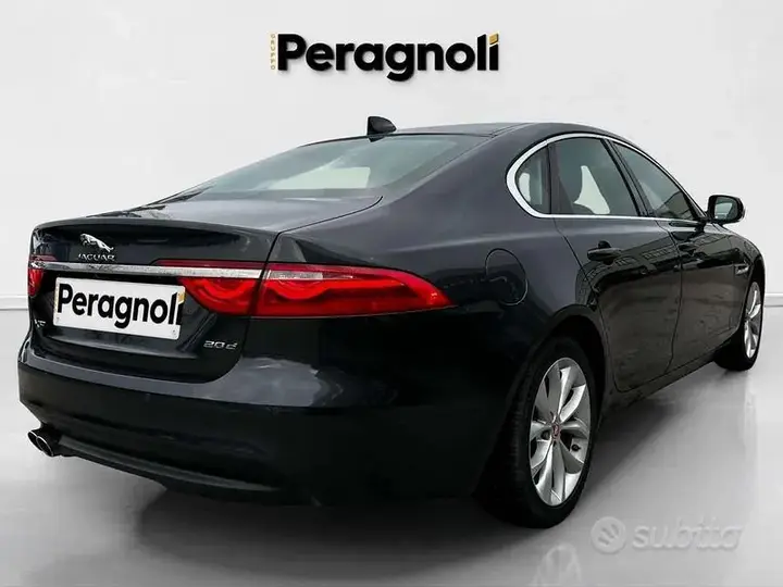 Jaguar Xf 2017 photo 2