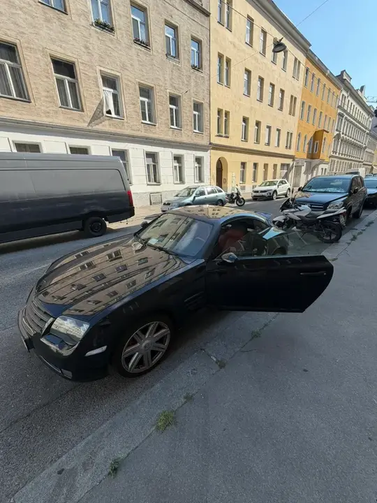 Chrysler Crossfire 2004 photo 2