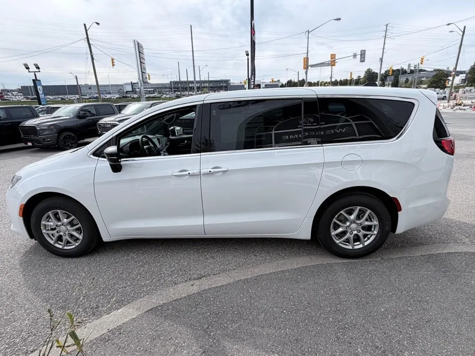 Chrysler Grand Caravan 2027 photo 3
