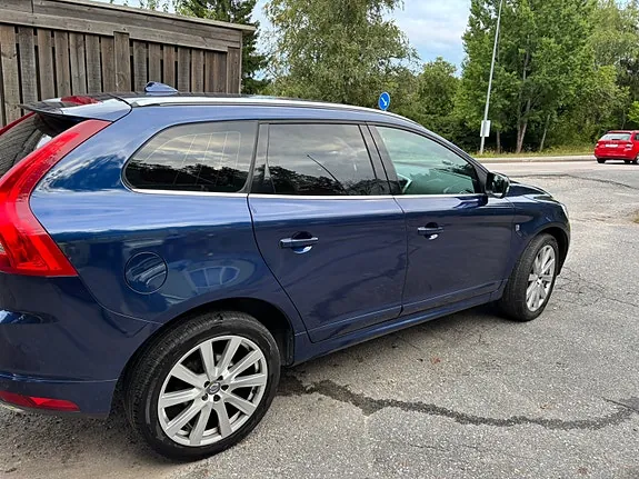 Volvo Xc60 2016 photo 2
