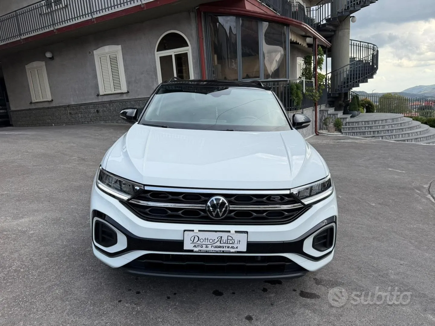 Volkswagen T-Roc 2022 photo 2