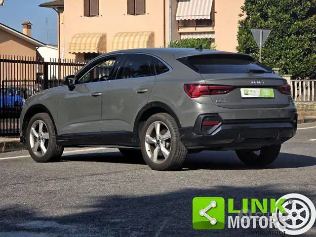 Audi Q3 2021 photo 3