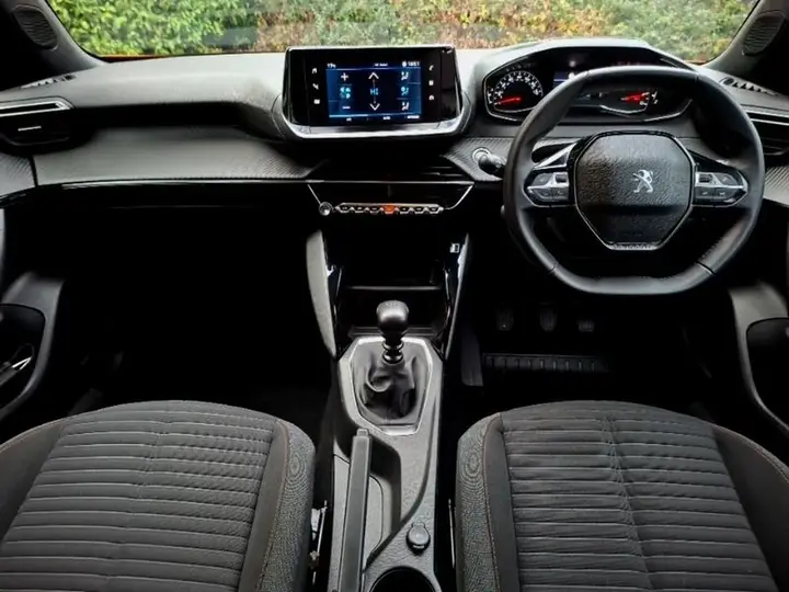 Peugeot 2008 2023 photo 3
