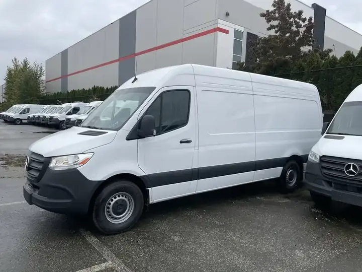 Mercedes-Benz Sprinter 2500 2026 photo 5