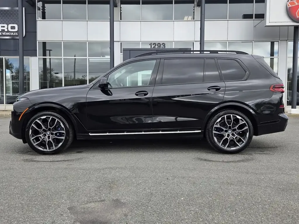 BMW X7 2023 photo 2