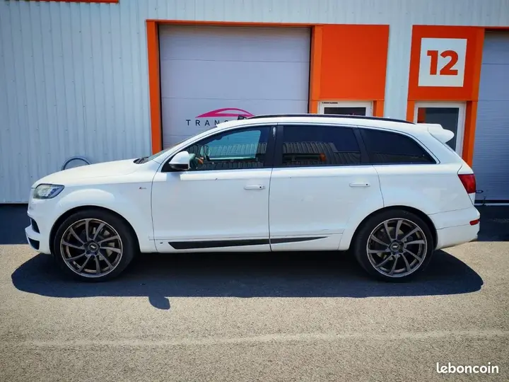 Audi Q7 2012 photo 2