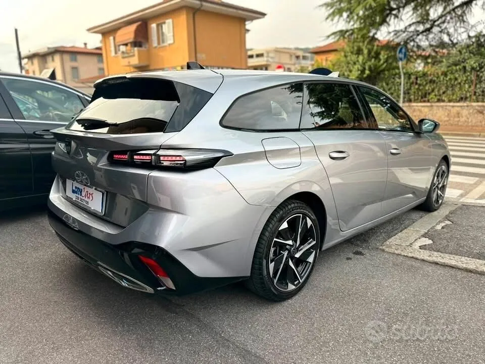Peugeot 308 2022 photo 3