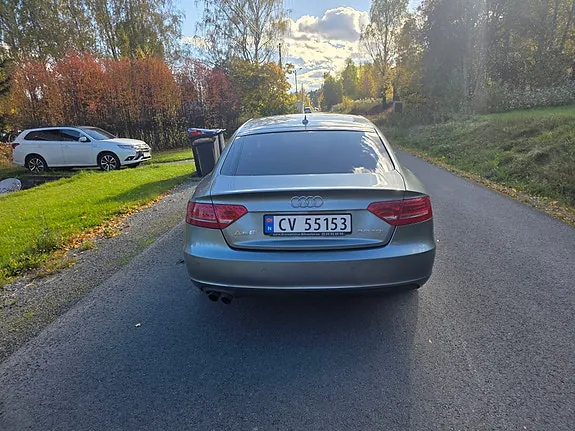 Audi A5 2009 photo 4