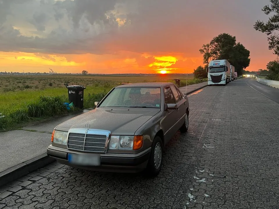 Mercedes-Benz W124