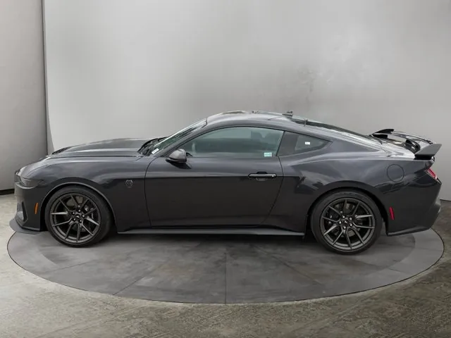 Ford Mustang 2024 photo 2