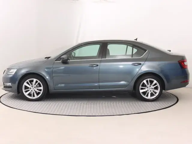 Skoda Octavia 2019 photo 2