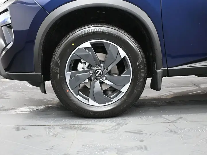 Nissan Rogue 2026 photo 4