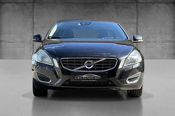 Volvo V60 2011 photo 2