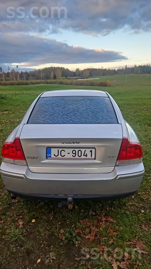 Volvo S60 2008 photo 2