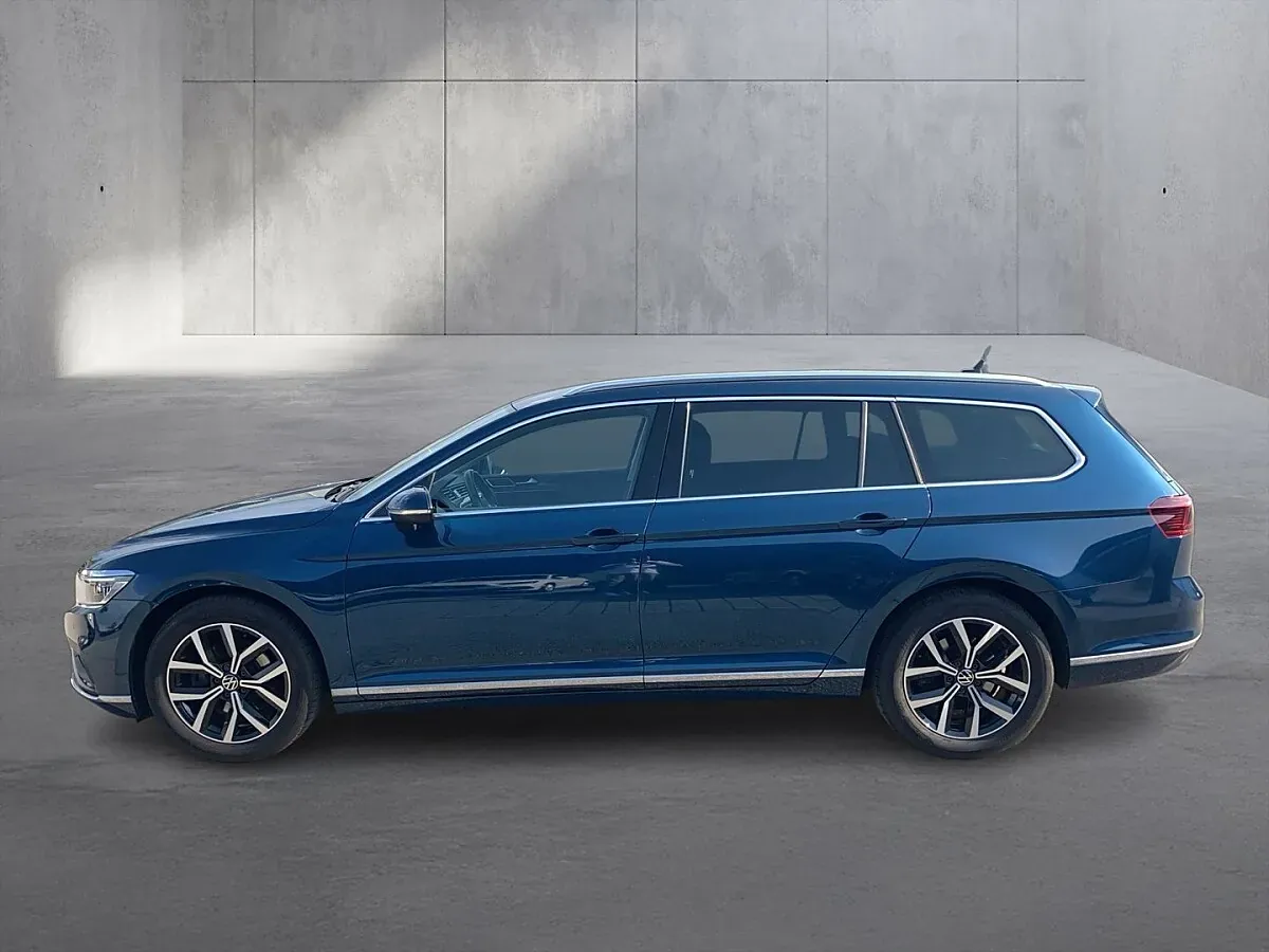 Volkswagen Passat 2023 photo 2