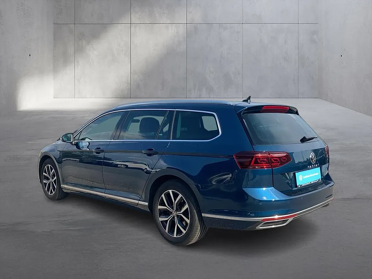 Volkswagen Passat 2023 photo 3