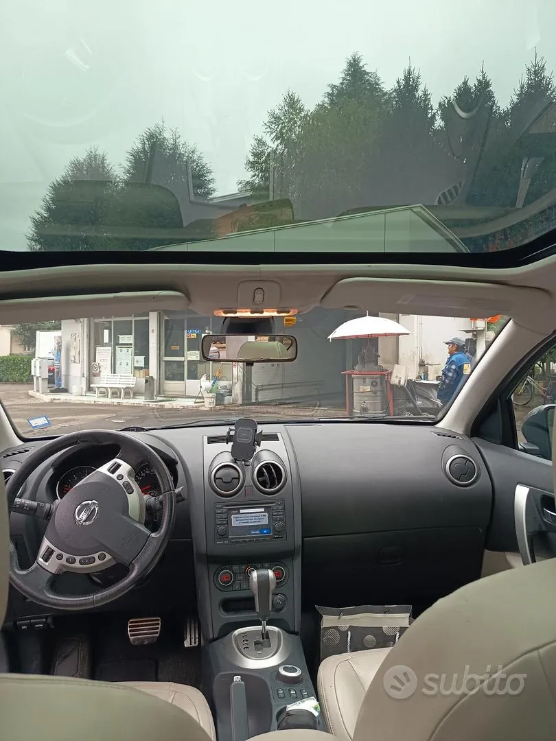 Nissan Qashqai 2012 photo 2