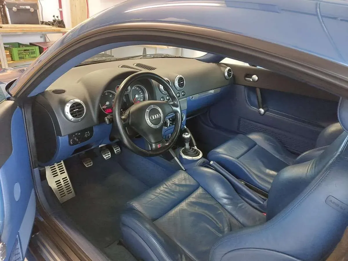 Audi Tt 1999 photo 2