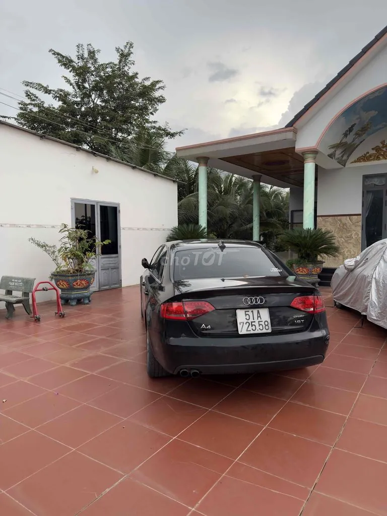 Audi A4 2009 photo 2