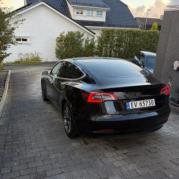 Tesla Model 3 2019 photo 4