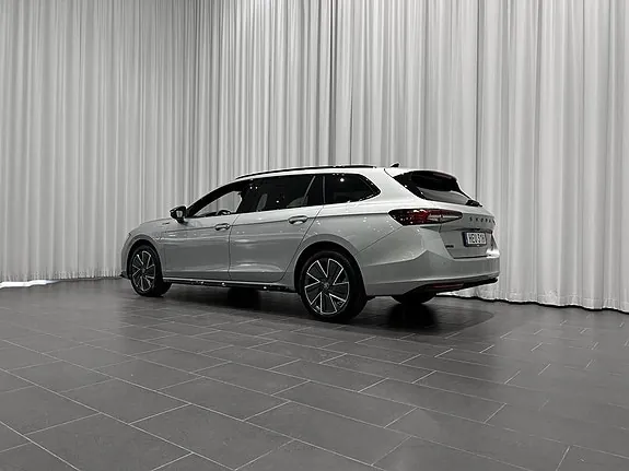 Skoda Superb 2026 photo 3