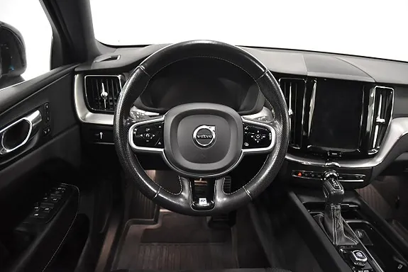 Volvo Xc60 2018 photo 2