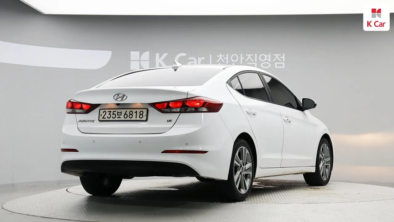 Hyundai Avante 2018 photo 4