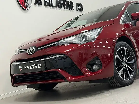 Toyota Avensis 2018 photo 3