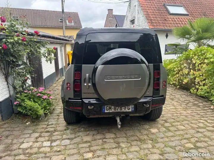 Land Rover Defender 2023 photo 5