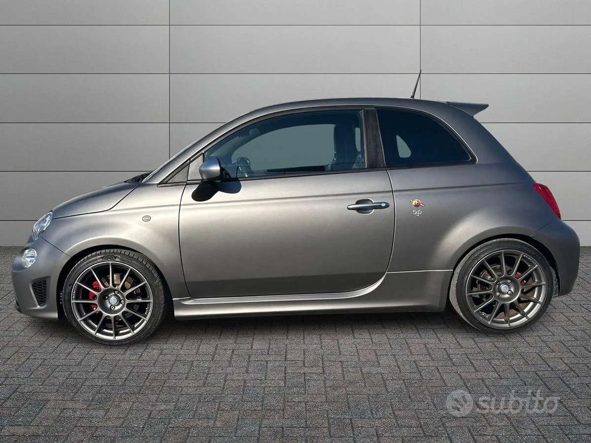 Abarth 595 2018 photo 2