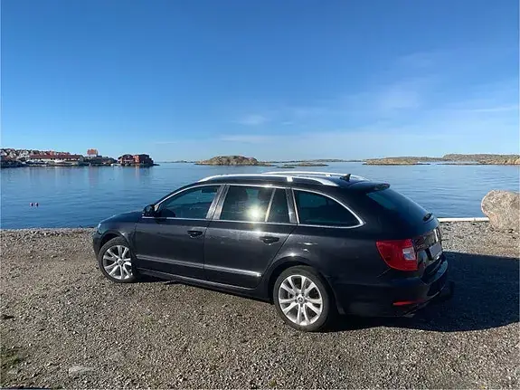 Skoda Superb 2014 photo 3