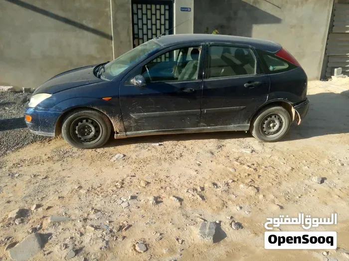 Ford Focus 2000 photo 2