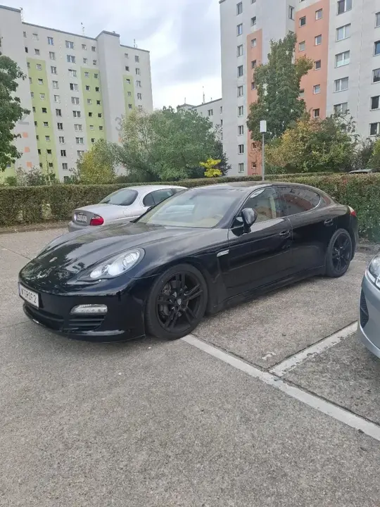 Porsche Panamera 2012 photo 3