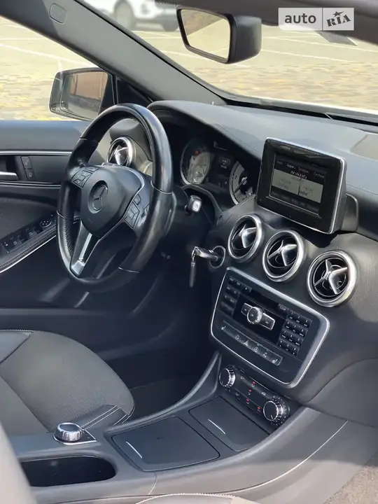 Mercedes-Benz A-Class 2015 photo 3