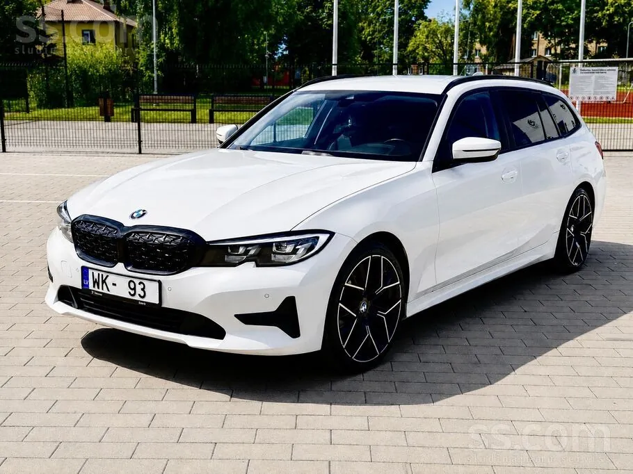 BMW 3 Series 2022 photo 2