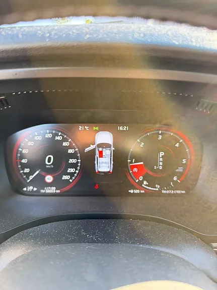 Volvo Xc60 2020 photo 2
