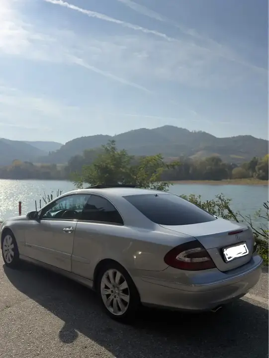 Mercedes-Benz Clk-Class 2002 photo 2