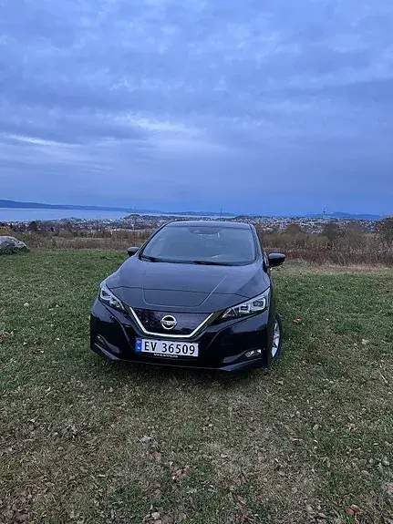 Nissan Leaf 2018 photo 2